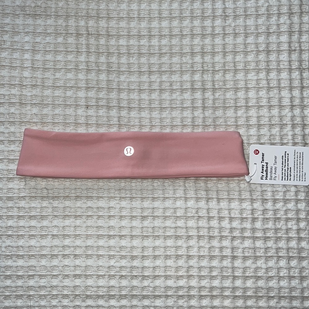 Lululemon headband! WITH TAGS ON!!
